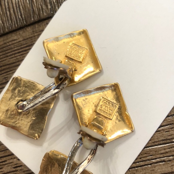 Need Help Reading Makers Mark Matte Gold Earrings - Picture 3 of 8